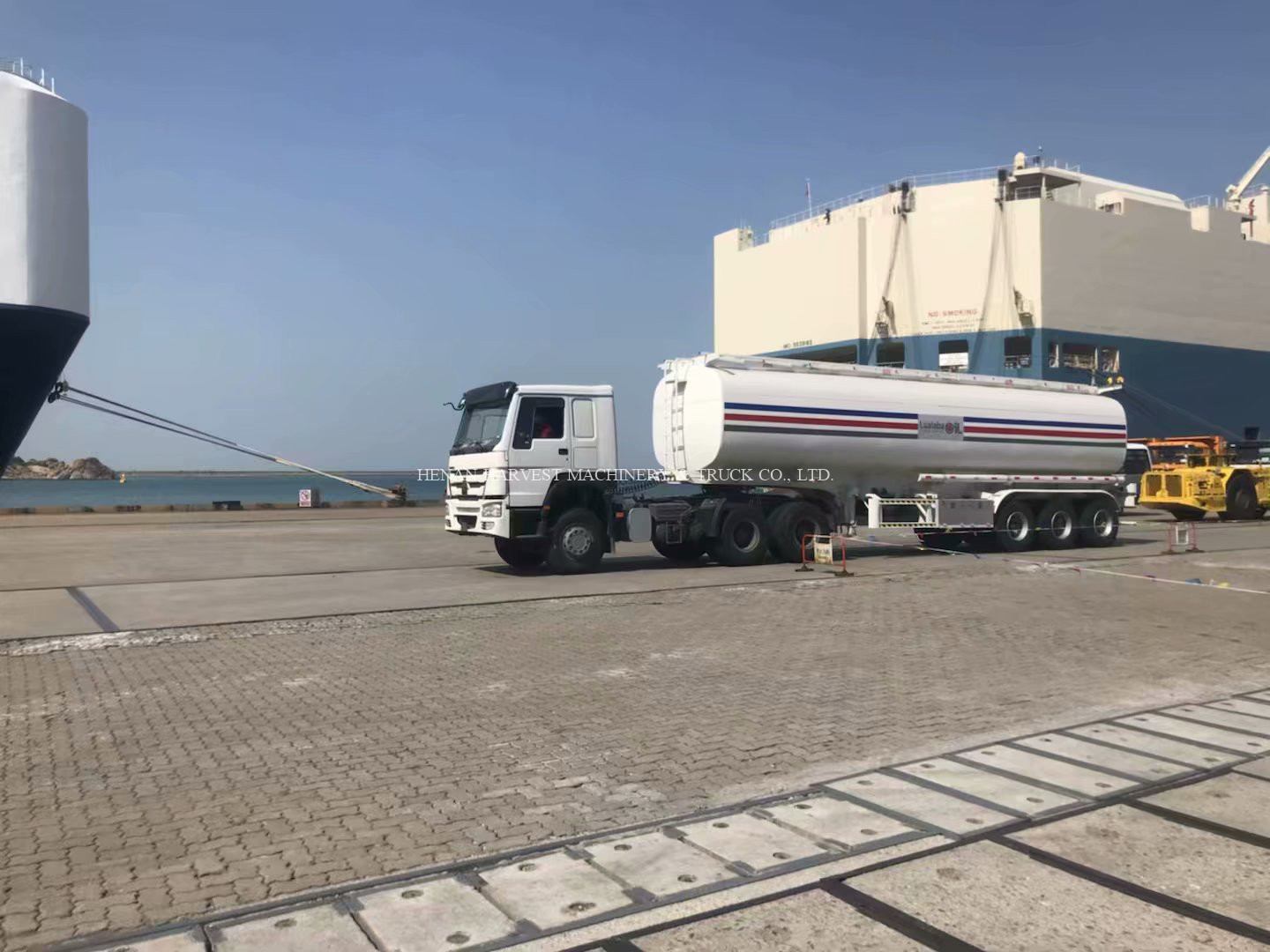 najnowsza sprawa firmy na temat CONGO - Ciężarówka z paliwem 20m3, ciągnik 371 KM i przyczepa ze zbiornikiem paliwa 40m3